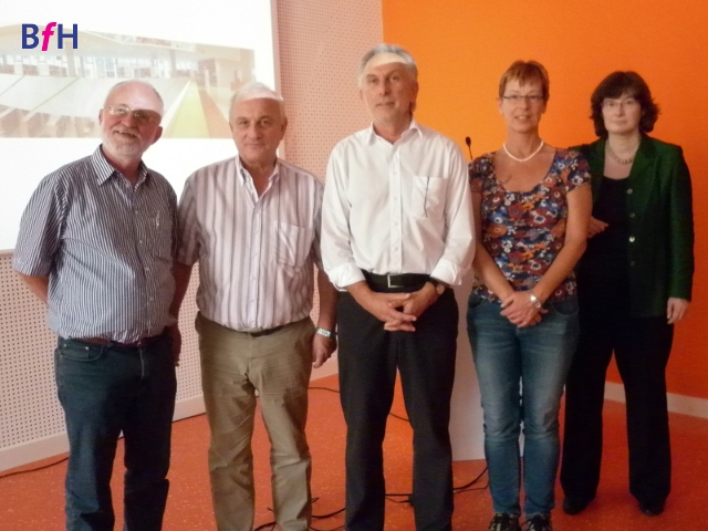 Siegfried Koch (BfH), Peter Jurenda (BfH), Manfred Lutzenberger (Leiter der Stadtbibliothek Augsburg), Klaudia Mänz (BfH), Beate Schwartz-Simon (Leiterin der Stadtbibliothek Hanau)